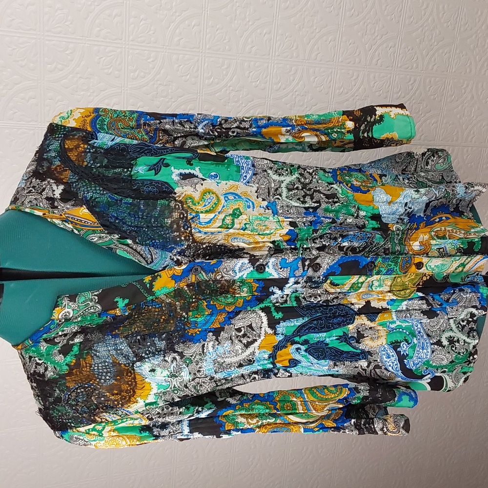 NY Collection- Woman's blouse, paisley pattern w/ lace